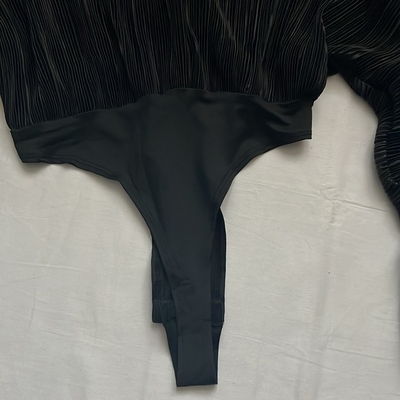 Long Sleeve Deep V Neck Bodysuit - Picture 7 of 7